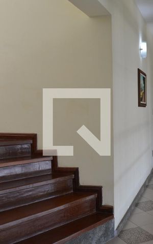 Casa à venda com 419m², 4 quartos e 4 vagasEscada