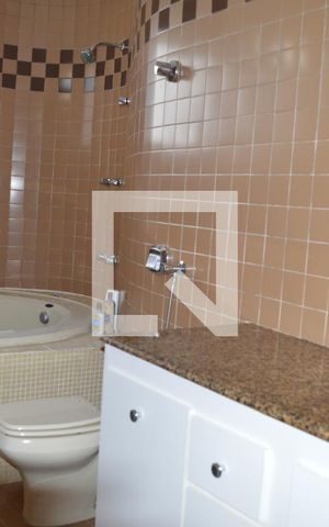 Casa à venda com 419m², 4 quartos e 4 vagasBanheiro da Suite