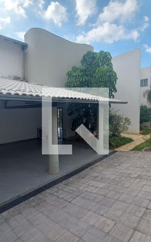 Casa à venda com 419m², 4 quartos e 4 vagas Casa à venda com 419m², 4 quartos e 4 vagasGaragem