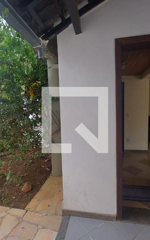 Casa à venda com 419m², 4 quartos e 4 vagas Casa à venda com 419m², 4 quartos e 4 vagasEntrada