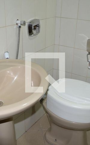 Casa à venda com 419m², 4 quartos e 4 vagasBanheiro de serviço