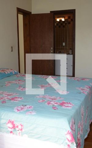 Casa à venda com 419m², 4 quartos e 4 vagasSuite