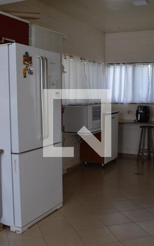 Casa à venda com 419m², 4 quartos e 4 vagasCozinha