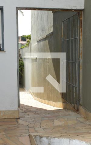Casa à venda com 419m², 4 quartos e 4 vagasentrada lateral para o quintal