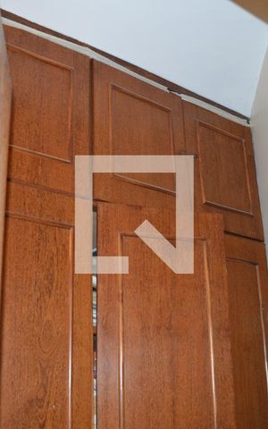Casa à venda com 419m², 4 quartos e 4 vagasRoupeiro do corredor