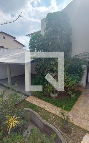 Casa à venda com 419m², 4 quartos e 4 vagas Casa à venda com 419m², 4 quartos e 4 vagasEntrada