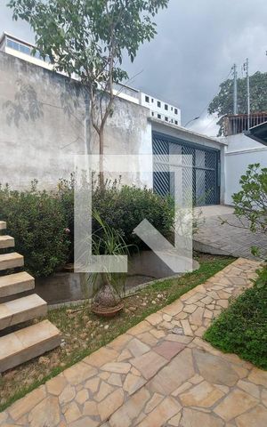 Casa à venda com 419m², 4 quartos e 4 vagas Casa à venda com 419m², 4 quartos e 4 vagasEntrada