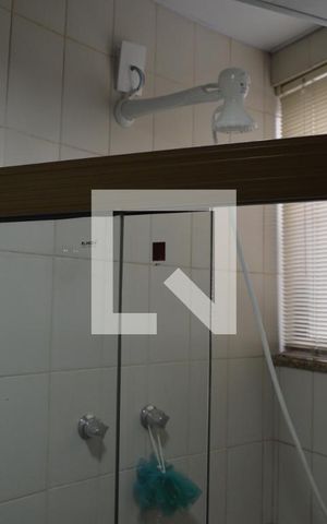 Casa à venda com 419m², 4 quartos e 4 vagasBanheiro de serviço