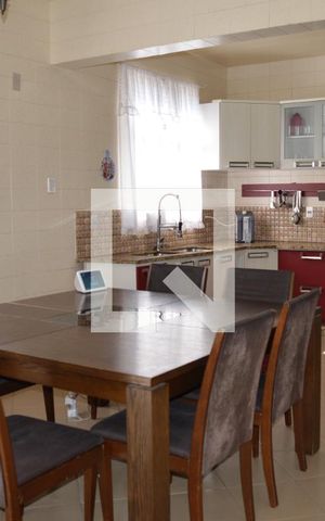 Casa à venda com 419m², 4 quartos e 4 vagasCozinha