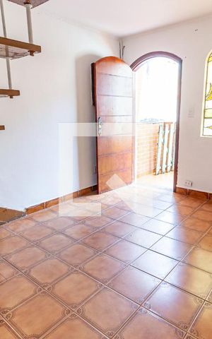 Casa à venda com 100m², 2 quartos e sem vaga Casa à venda com 100m², 2 quartos e sem vagaSala