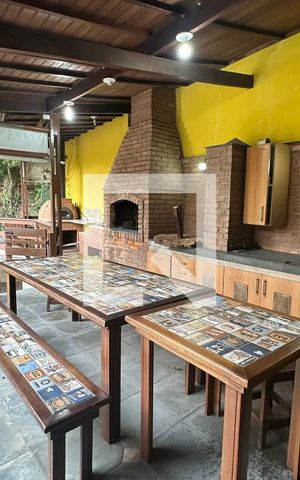 Casa à venda com 450m², 8 quartos e 3 vagasChurrasqueira
