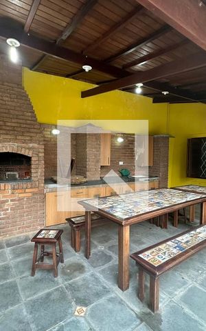 Casa à venda com 450m², 8 quartos e 3 vagasChurrasqueira