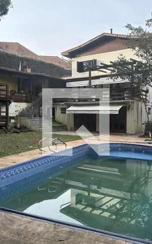 Casa à venda com 450m², 8 quartos e 3 vagasPiscina