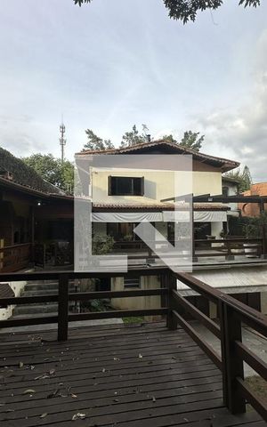Casa à venda com 450m², 8 quartos e 3 vagasArea Externa