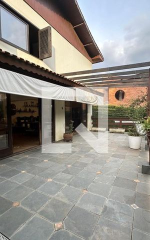 Casa à venda com 450m², 8 quartos e 3 vagasArea Externa