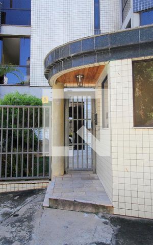 Apartamento à venda com 330m², 5 quartos e 2 vagasFachada