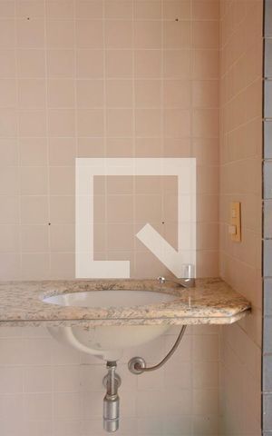 Apartamento à venda com 330m², 5 quartos e 2 vagasBanheiro de Serviço