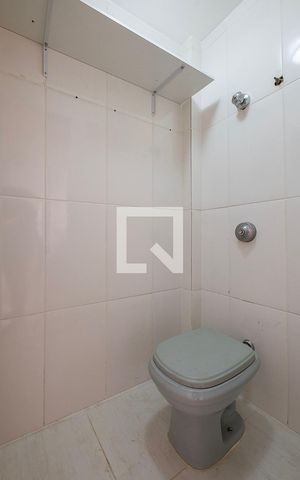 Apartamento à venda com 70m², 2 quartos e 1 vagaÁrea de Serviço - Banheiro