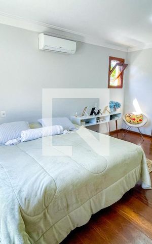 Casa à venda com 620m², 4 quartos e 6 vagas Casa à venda com 620m², 4 quartos e 6 vagasSuíte principal