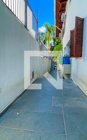 Casa à venda com 620m², 4 quartos e 6 vagas Casa à venda com 620m², 4 quartos e 6 vagasQuintal