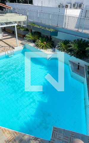 Casa à venda com 620m², 4 quartos e 6 vagas Casa à venda com 620m², 4 quartos e 6 vagas Piscina