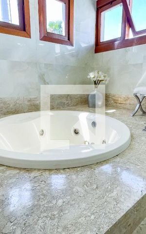 Casa à venda com 620m², 4 quartos e 6 vagas Casa à venda com 620m², 4 quartos e 6 vagasBanheiro da Suíte principal