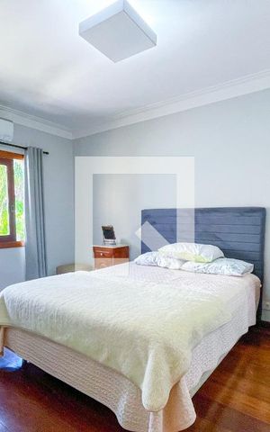 Casa à venda com 620m², 4 quartos e 6 vagas Casa à venda com 620m², 4 quartos e 6 vagasSuíte 1