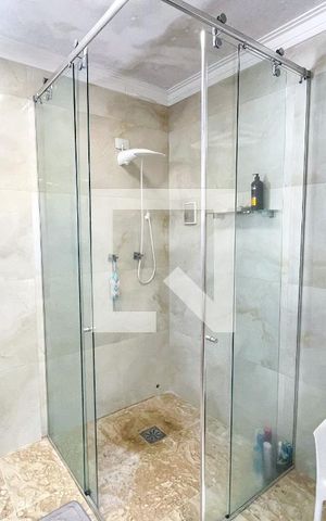 Casa à venda com 620m², 4 quartos e 6 vagas Casa à venda com 620m², 4 quartos e 6 vagasBanheiro da Suíte principal