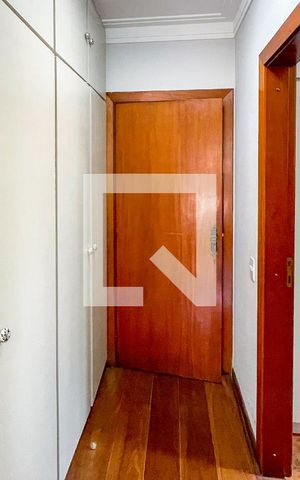 Casa à venda com 620m², 4 quartos e 6 vagas Casa à venda com 620m², 4 quartos e 6 vagasCloset da suíte principal