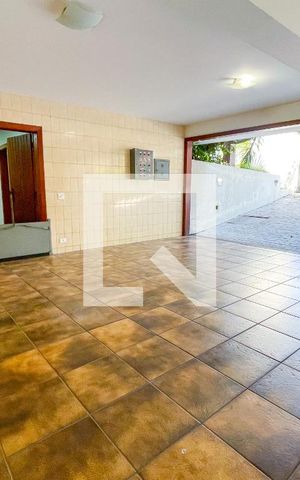 Casa à venda com 620m², 4 quartos e 6 vagas Casa à venda com 620m², 4 quartos e 6 vagasGaragem