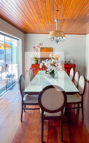 Casa à venda com 620m², 4 quartos e 6 vagas Casa à venda com 620m², 4 quartos e 6 vagasSala de Jantar