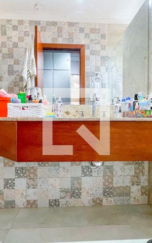 Casa à venda com 620m², 4 quartos e 6 vagas Casa à venda com 620m², 4 quartos e 6 vagasBanheiro da Suíte 3