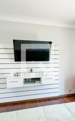 Casa à venda com 620m², 4 quartos e 6 vagas Casa à venda com 620m², 4 quartos e 6 vagasSuíte principal