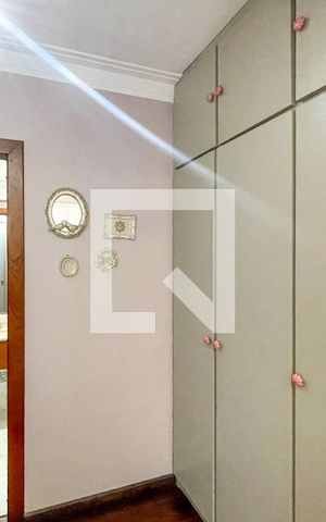 Casa à venda com 620m², 4 quartos e 6 vagas Casa à venda com 620m², 4 quartos e 6 vagasCloset da suíte 3