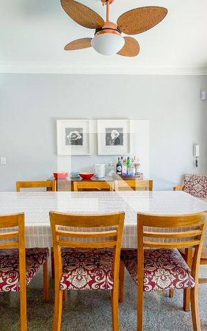 Casa à venda com 620m², 4 quartos e 6 vagas Casa à venda com 620m², 4 quartos e 6 vagasCozinha