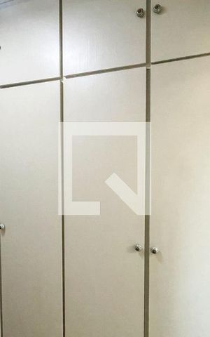Casa à venda com 620m², 4 quartos e 6 vagas Casa à venda com 620m², 4 quartos e 6 vagasCloset da suíte 2