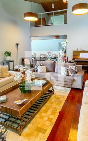 Casa à venda com 620m², 4 quartos e 6 vagas Casa à venda com 620m², 4 quartos e 6 vagasSala