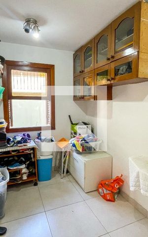 Casa à venda com 620m², 4 quartos e 6 vagas Casa à venda com 620m², 4 quartos e 6 vagasQuarto de Serviço