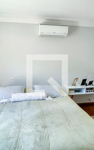 Casa à venda com 620m², 4 quartos e 6 vagas Casa à venda com 620m², 4 quartos e 6 vagasSuíte principal