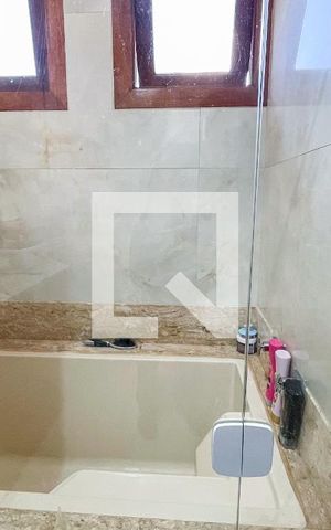Casa à venda com 620m², 4 quartos e 6 vagas Casa à venda com 620m², 4 quartos e 6 vagasBanheiro da Suíte 3