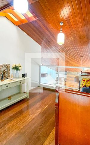 Casa à venda com 620m², 4 quartos e 6 vagas Casa à venda com 620m², 4 quartos e 6 vagasAntessala