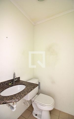 Casa de condomínio à venda com 165m², 2 quartos e 2 vagasLavabo