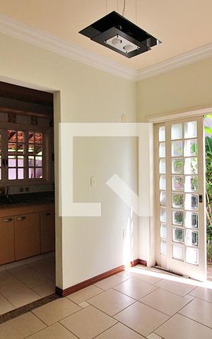Casa de condomínio à venda com 165m², 2 quartos e 2 vagasCopa 