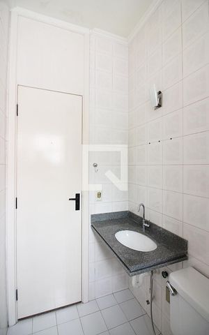 Casa de condomínio à venda com 165m², 2 quartos e 2 vagasBanheiro Social