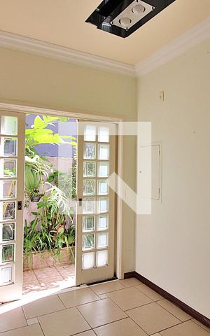 Casa de condomínio à venda com 165m², 2 quartos e 2 vagasCopa 
