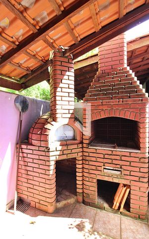 Casa de condomínio à venda com 165m², 2 quartos e 2 vagasChurrasqueira