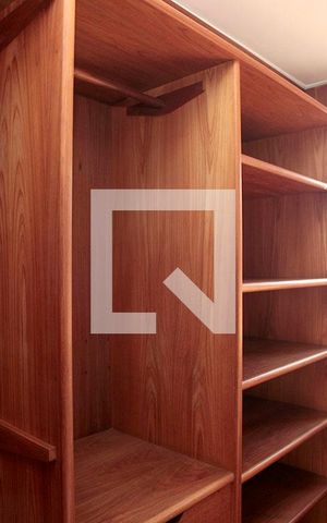 Casa à venda com 224m², 3 quartos e 3 vagasDetalhe Quarto 1 Suíte Closet
