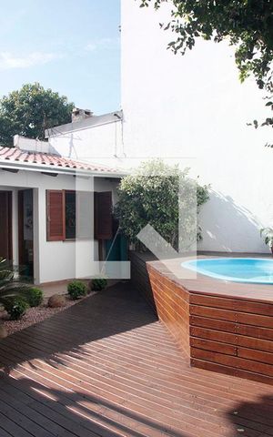 Casa à venda com 224m², 3 quartos e 3 vagasPátio