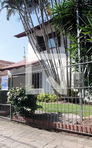 Casa à venda com 224m², 3 quartos e 3 vagasFachada