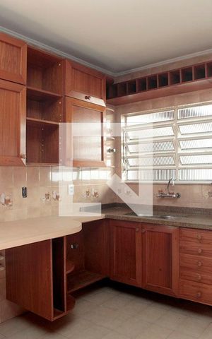 Casa à venda com 224m², 3 quartos e 3 vagasCozinha